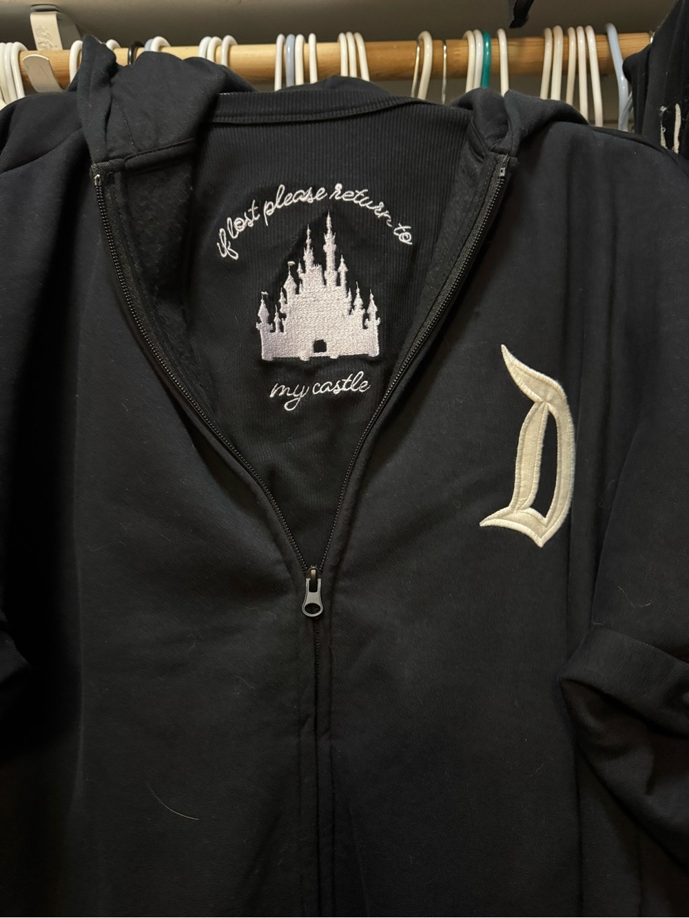 Disneyland new black Castle Embroidered Zip Hoodie unisex size xl .